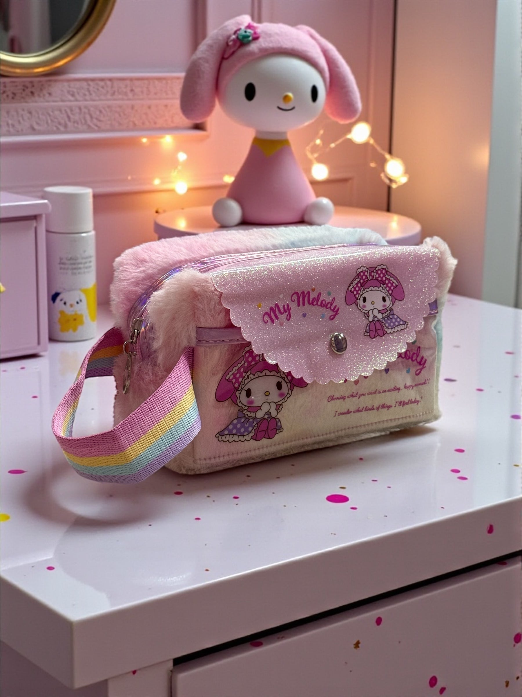 Cosmetiquera peluda sanrio