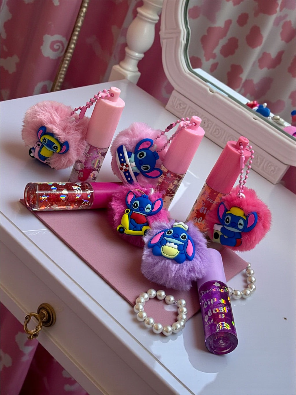 Lip gloss stitch
