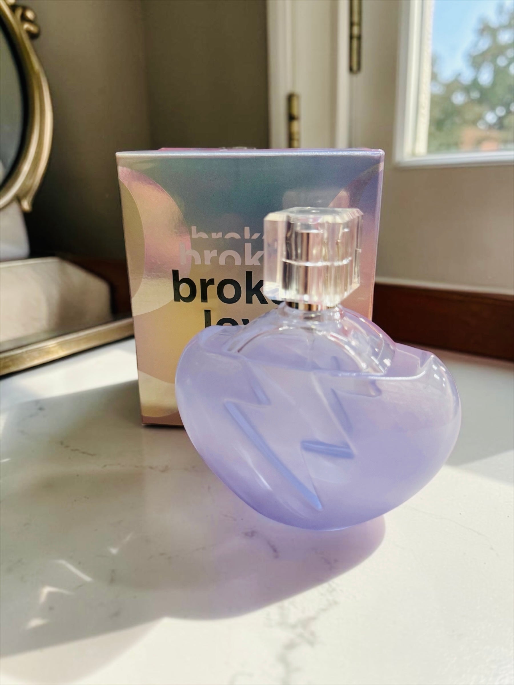 Ariana corazón 💜 lila